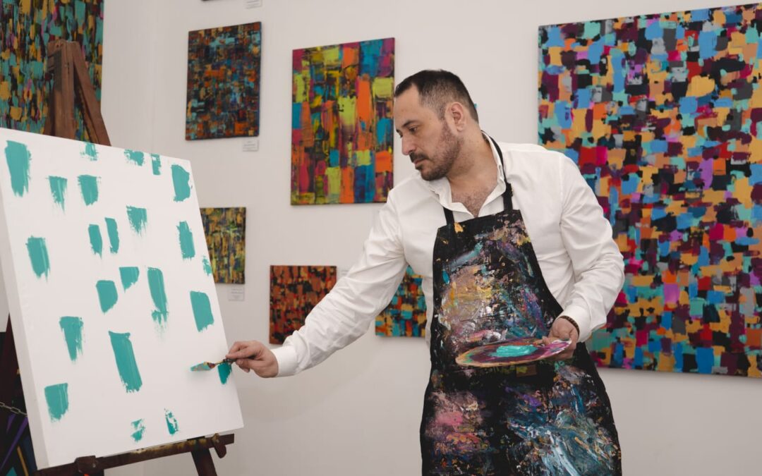 MULTICOLOR: Moroni, el mejor amigo de la espátula en La Escala Galería